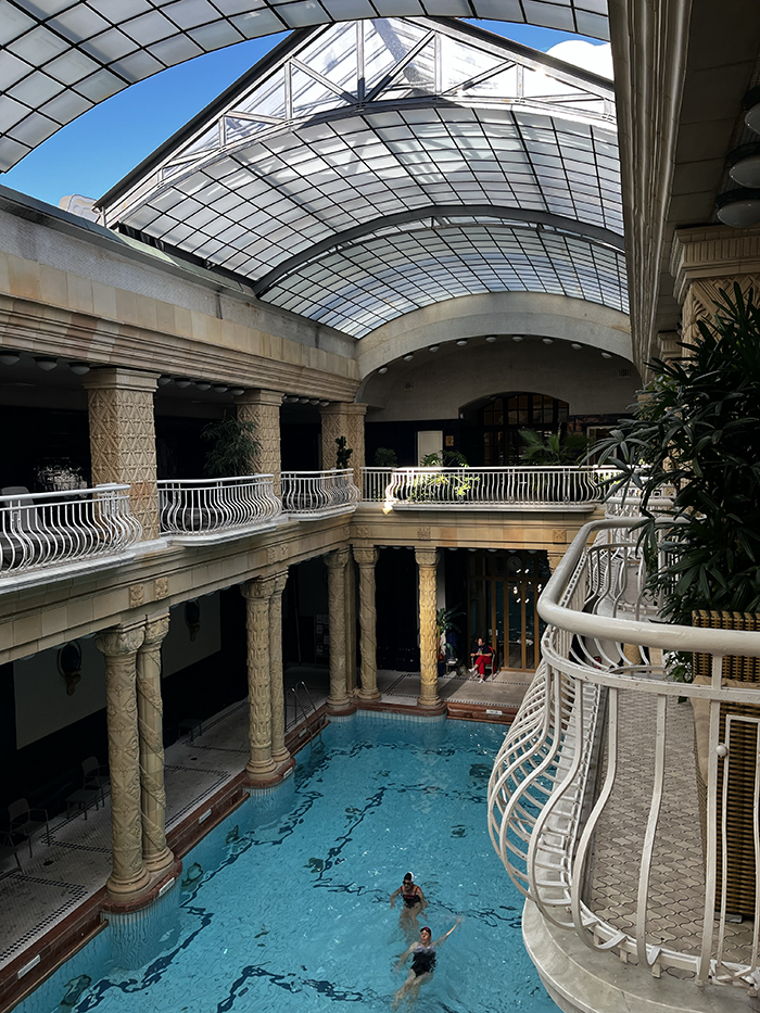 Hongrie Budapest la piscine intérieure des bains Gellért