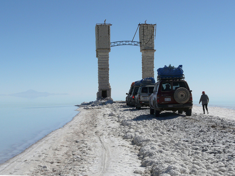 4x4 dans le Salar d'Uyuni Arts et Vie