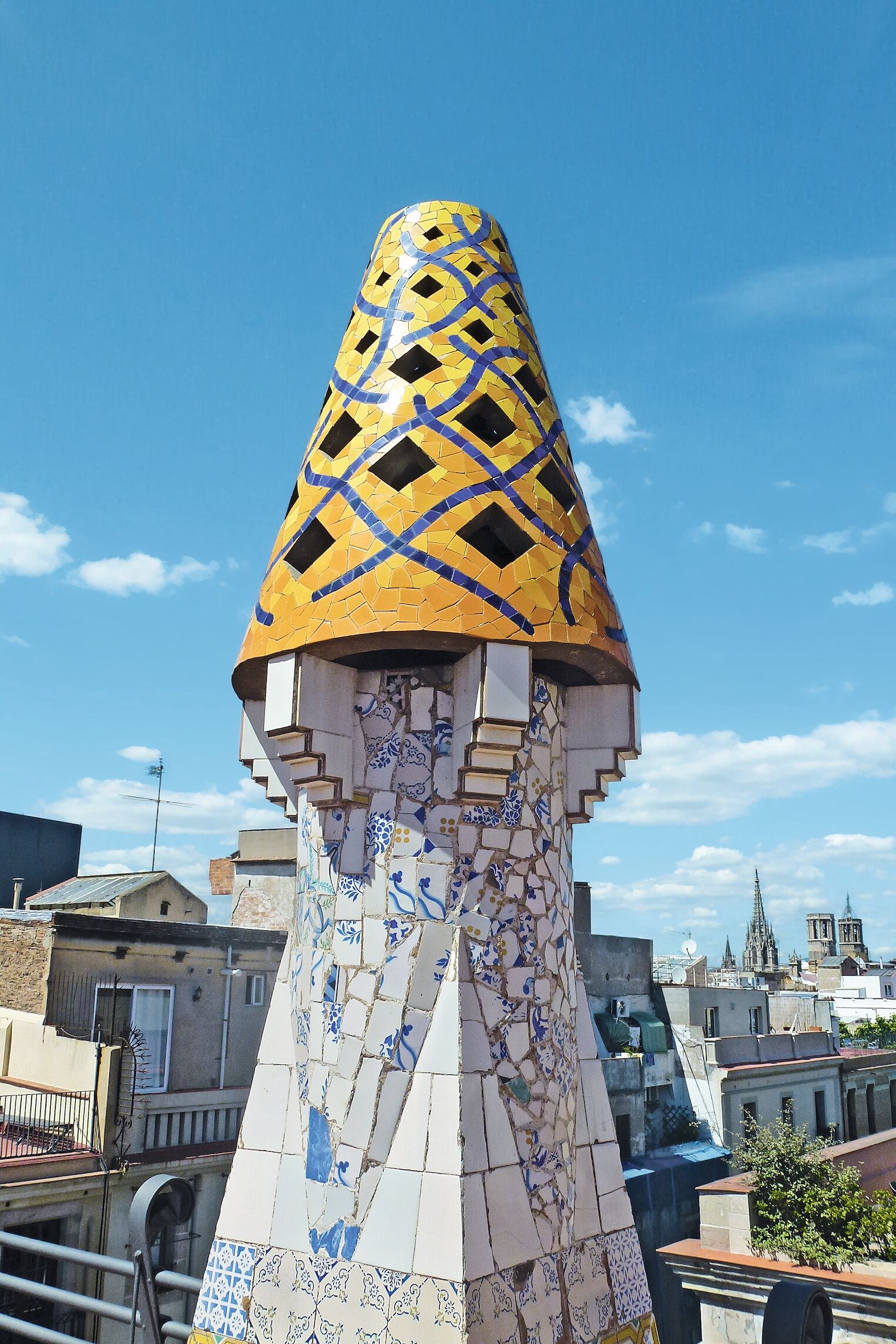 Une des tours du palais Güell, à Barcelone Espagne